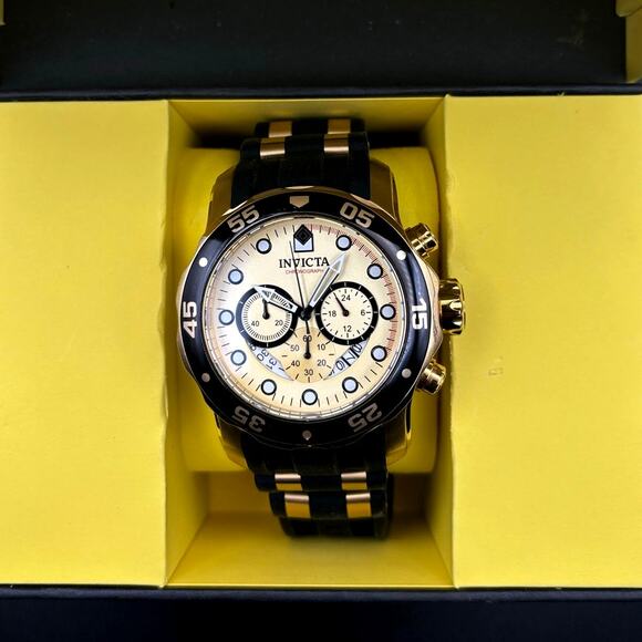 Invicta Pro Diver 17566 Men’s Chronograph Black & Gold Silicone Strap Watch NIB - Picture 3 of 17